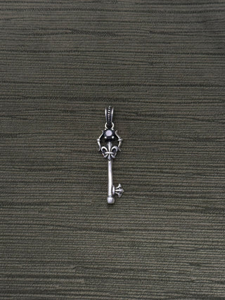 intricate onyx key pendant - Chula Co.