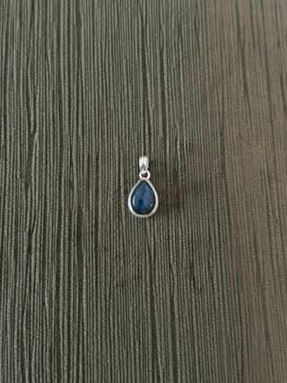 teardrop labradorite pendant