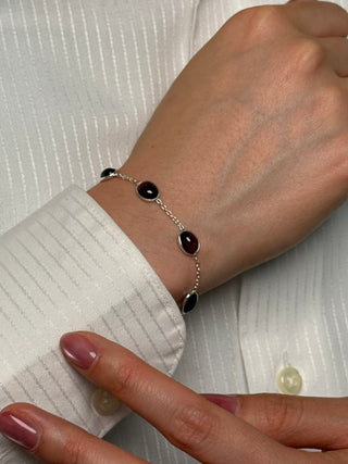 dainty garnet bracelet