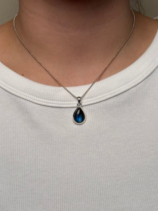 teardrop labradorite pendant