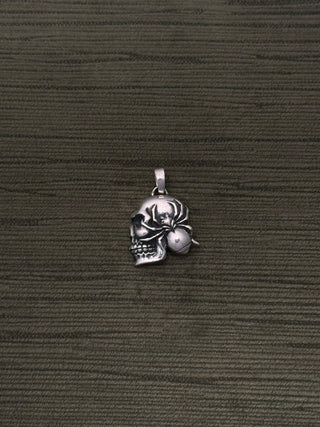 spider on skull pendant - Chula Co.