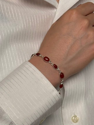 dainty carnelian bracelet