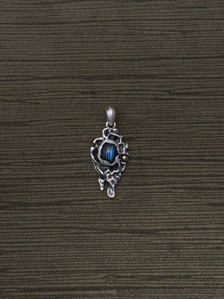 organic molten labradorite pendant - Chula Co.