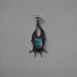labradorite pendant