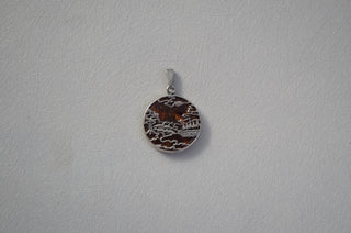 scenic amber pendant