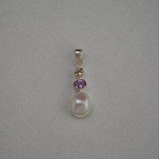 baroque pearl pendant
