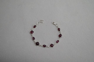 dainty garnet bracelet