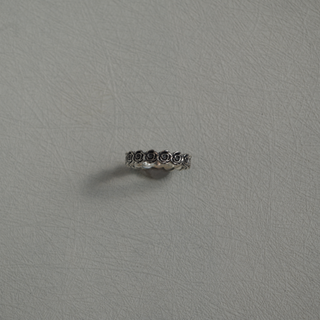 wreath of roses ring